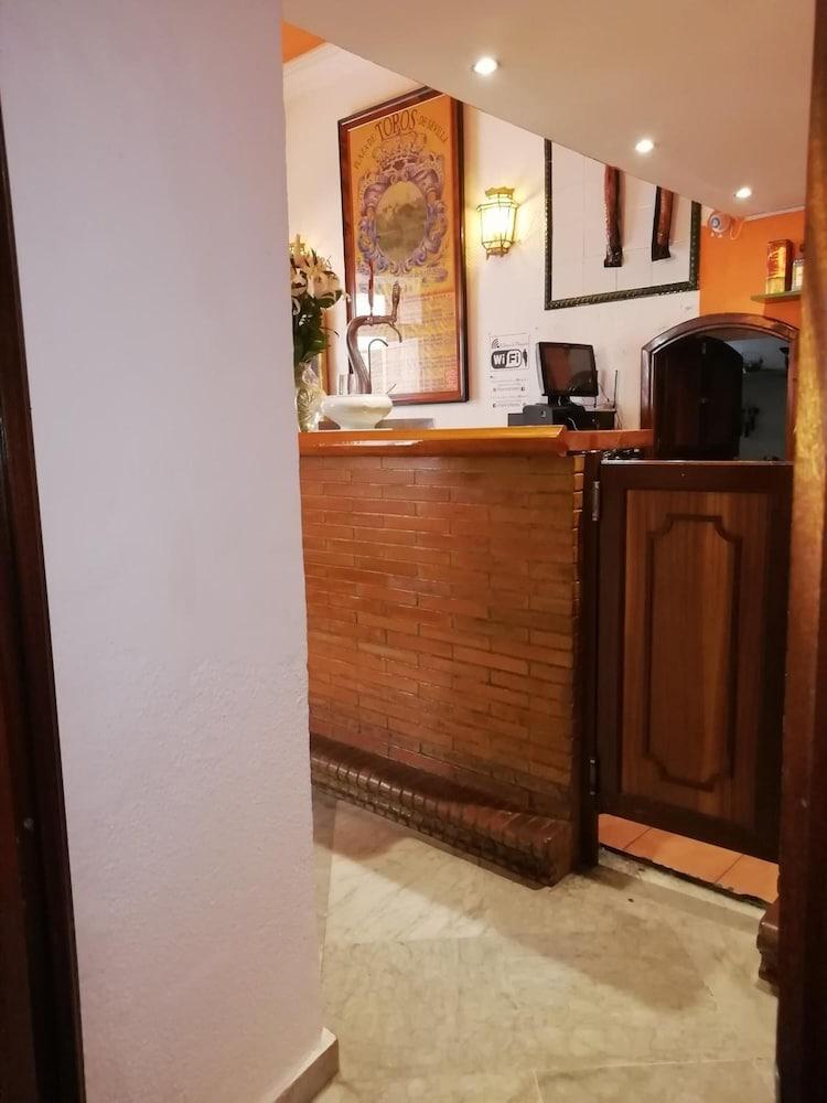 Hostal Sierpes Sevilla Exterior foto